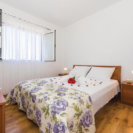 4 Bedroom Cozy Apartment In ヴォディツェ エクステリア 写真